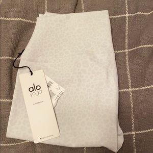 NWT Alo Leggings